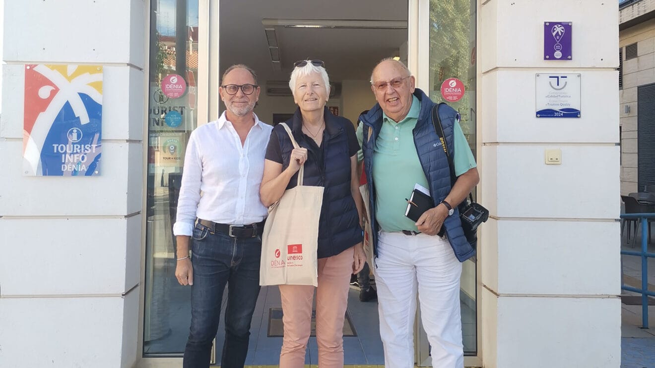 Equipo de redacción y fotografía de la revista suiza Seazen Travel en Dénia