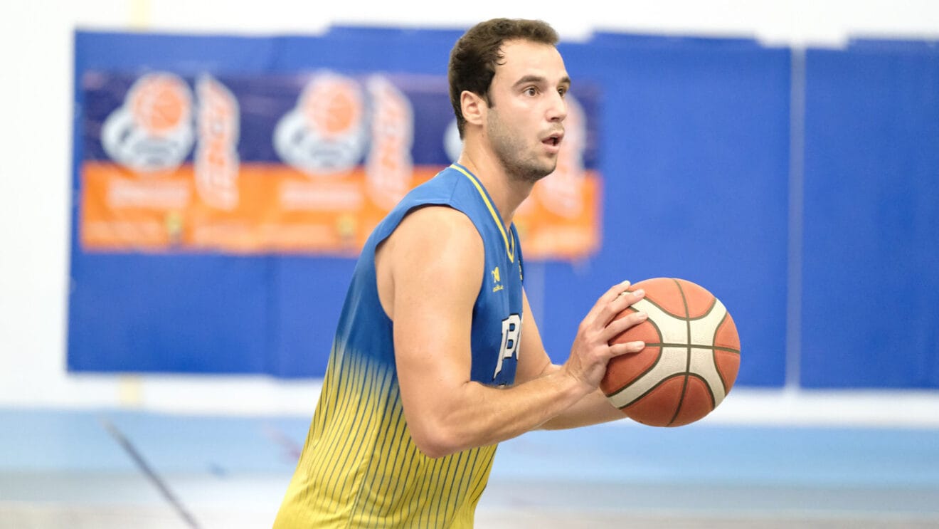 Jugador del DBC Senior Masculino Preferente ante CB Alberic