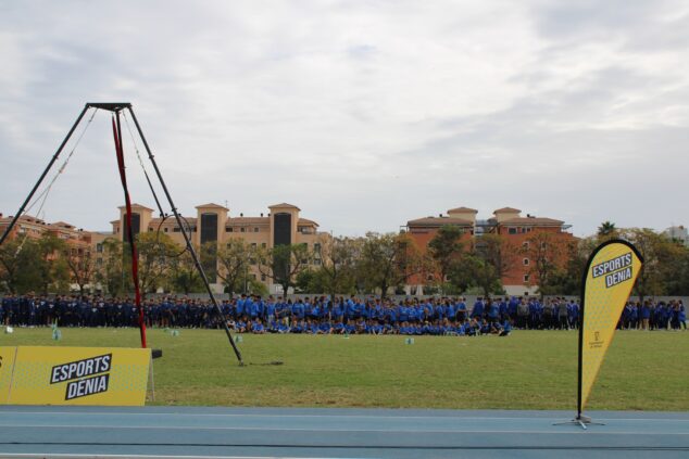 Imagen: Las trece Escuelas Deportivas de Dénia durante la gala