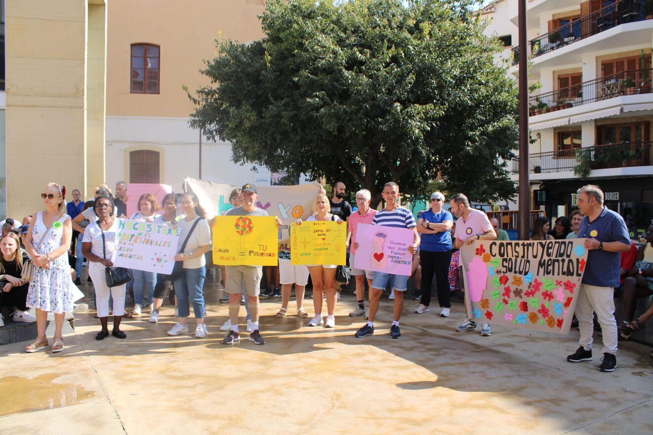 Pancartas en el Día Mundial de la Salud Mental en Dénia