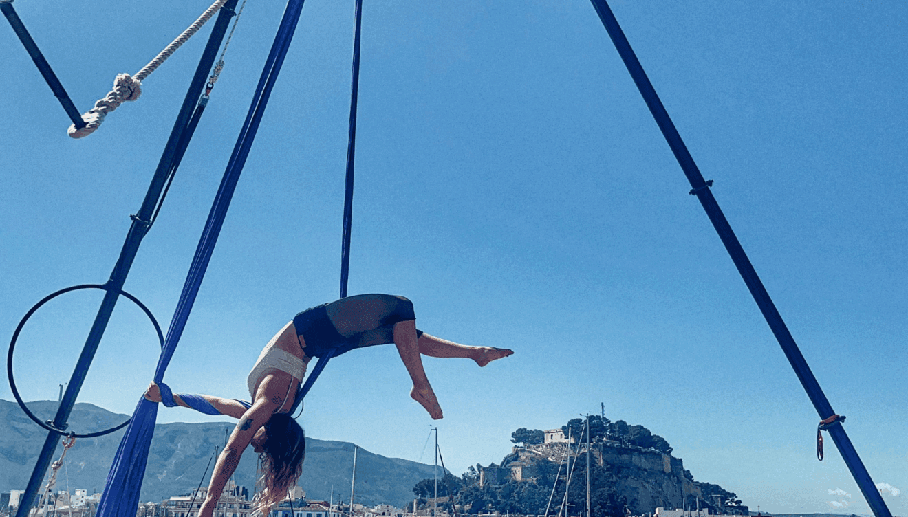 Técnicas aéreas de circo en La Marina Social Club