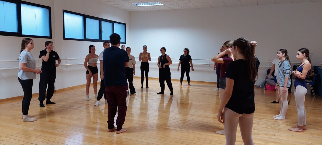 Bailarinas durante una de las clases