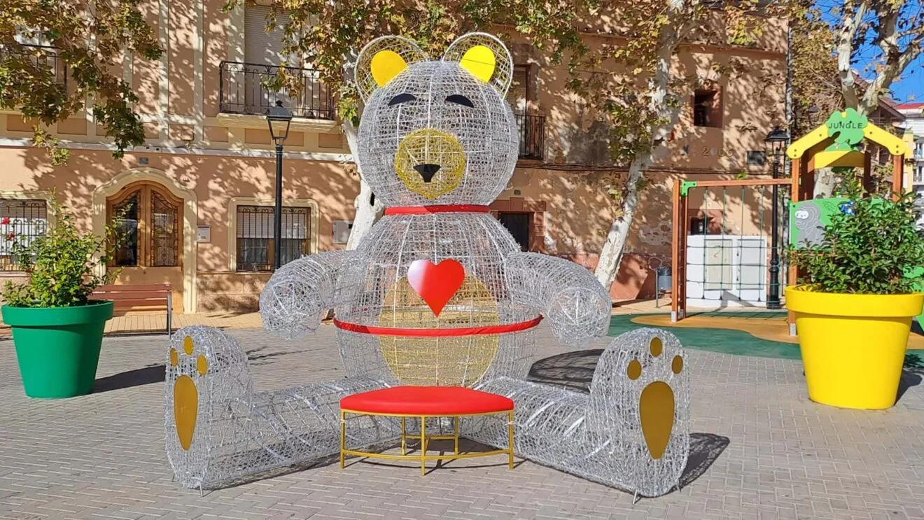 Decoración de Navidad en la plaza Valgamediós