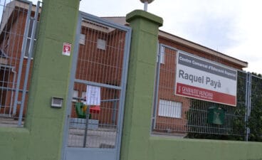 Entrada del colegio Raquel Payá