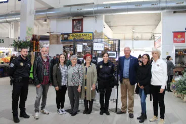 Inauguración de la muestra de Auba Lepany en el Mercat Municipal de Dénia