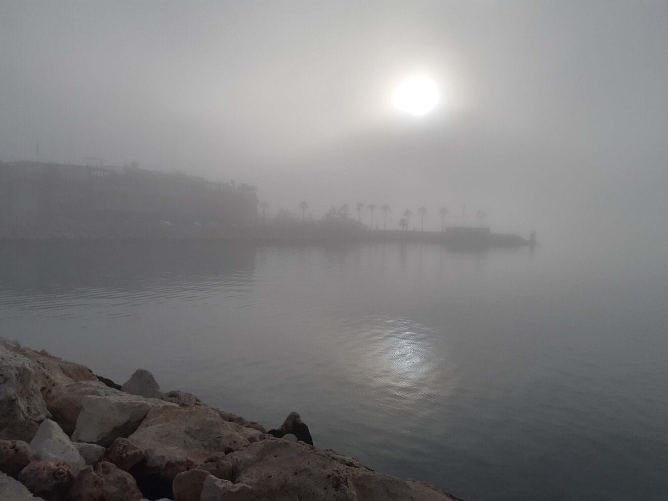 La niebla envuelve Dénia 07