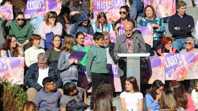 Imagen: Lectura del manifiesto del 25N