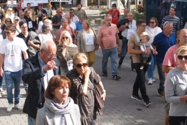 El equipo de gobierno de Dénia participa en la manifestación por la ley de Costas en Dénia