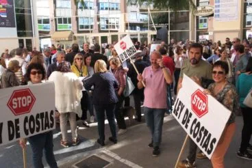 Manifestación por la ley de Costas en Dénia (2)