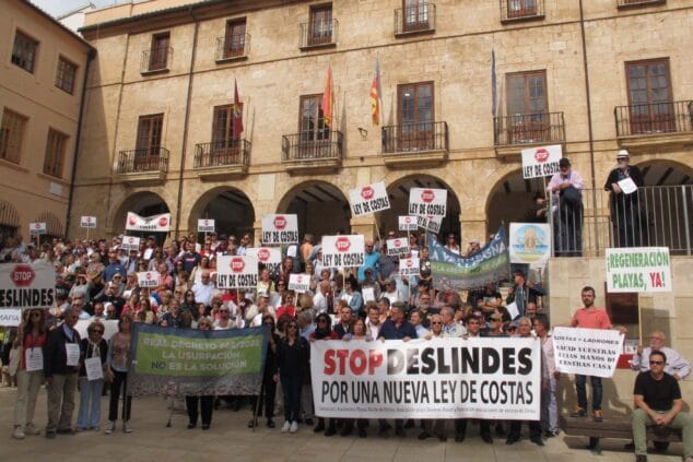 manifestacion por la ley de costas en denia 25