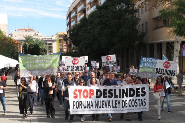 manifestacion por la ley de costas en denia 9