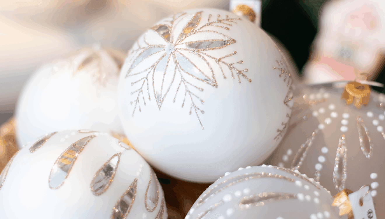 Personaliza tu árbol de Navidad con la decoración más atractiva