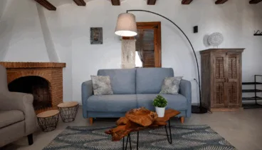 Un salón rústico y acogedor
