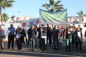 vecinos de denia en una protesta por el deslinde de las playas