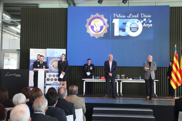 150 ancc83os de policia local en denia 03