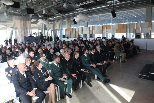 150 ancc83os de policia local en denia 06