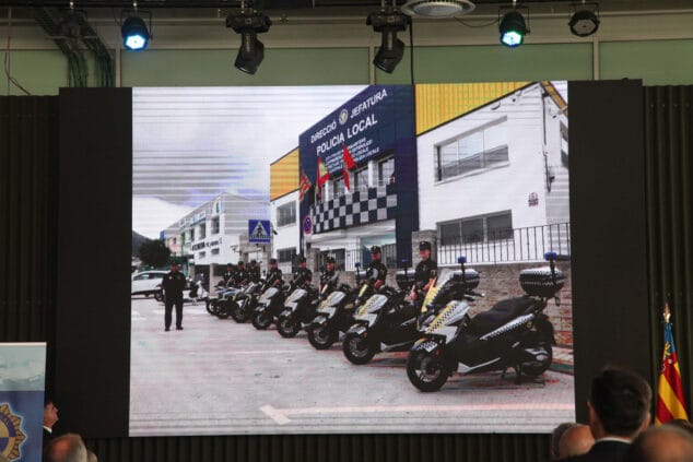 150 ancc83os de policia local en denia 40