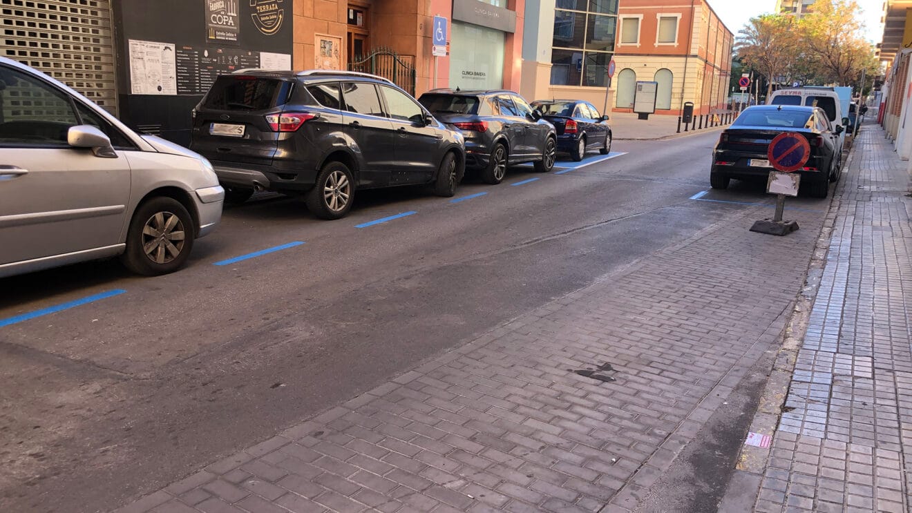 Adoquinado distinto en carrer Colón
