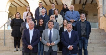 carlos mazon visita el ayuntamiento de denia 1