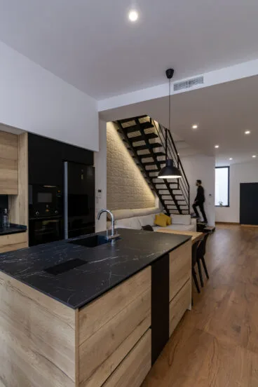 Cocina con barra americana para disfrutar de la amplitud de la vivienda