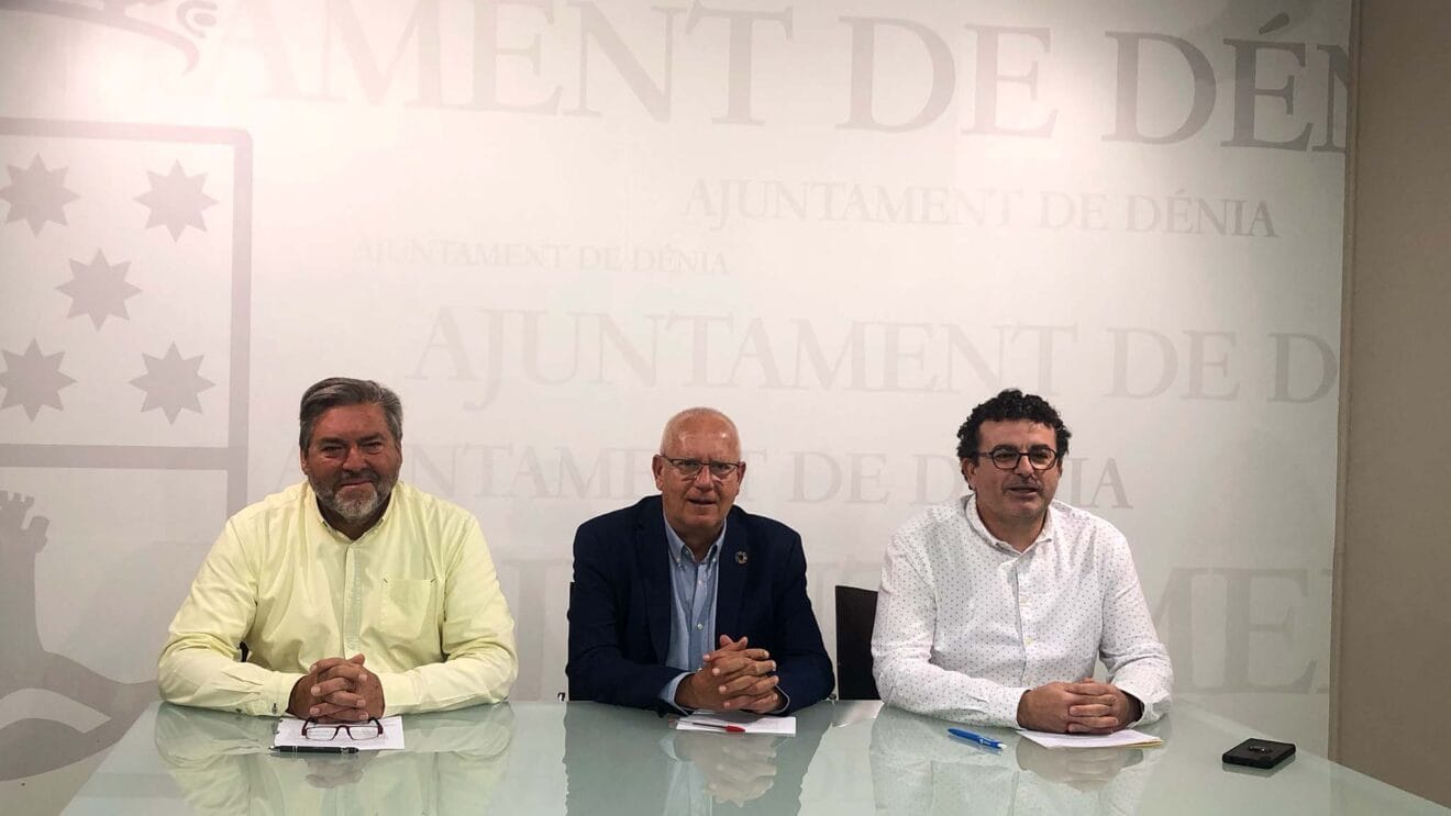 De izquierda a derecha, Rafa Carrió, Vicent Grimalt y Raül García de la Reina durante la rueda de prensa