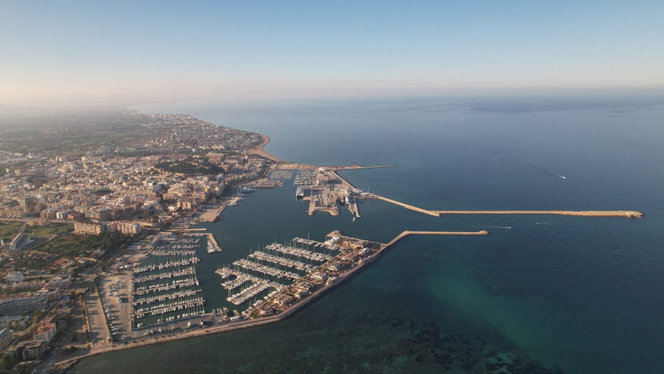 El puerto de Dénia desde el aire