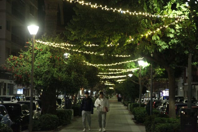 Dénia deslumbra con su iluminación navideña: así brillan sus calles y barrios por Navidad 49 iluminacion de la navidad de denia de 2023 49