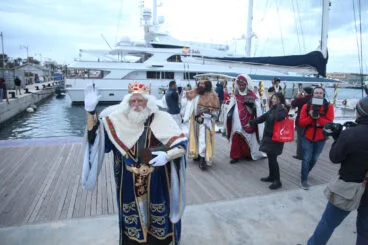 Los Reyes Magos llegan al puerto de Dénia
