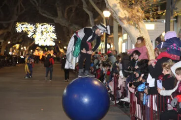 Malabaristas en la cabalgata