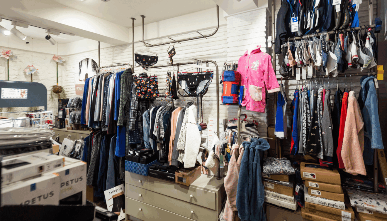 Pijamas y medias en esta tienda de Dénia