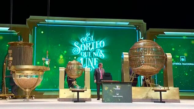 preparacion de los bombos para el sorteo extraordinario de la loteria de navidad 2023