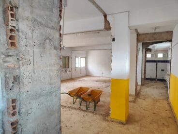 Primeros trabajos en el interior del antiguo colegio