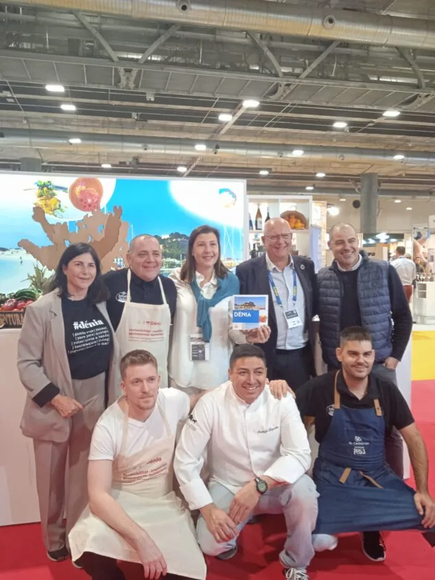 La gastronomía de Dénia, presente en Madrid Fusión 1 Imagen: Cocineros y autoridades municipales de Dénia en Madrid Fusión