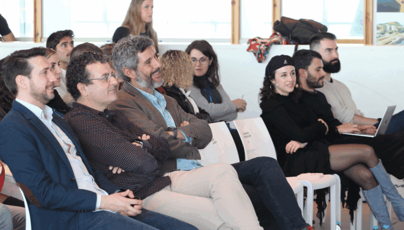 Asistentes al exitoso evento de publicidad