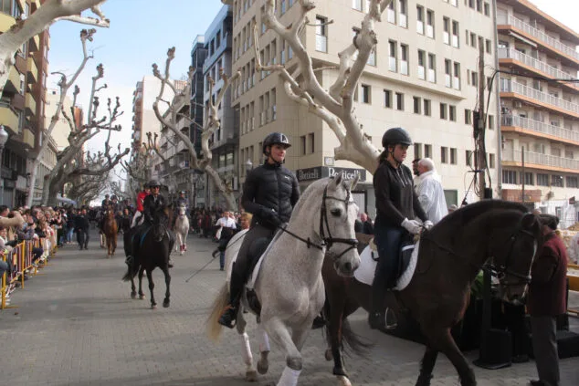Decenas de animales son bendecidos en Sant Antoni 1 Imagen: Celebración Sant Antoni 2024 en Dénia