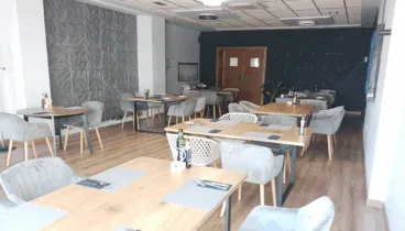 ExisZe es un restaurante acogedor decorado cuidadosamente para ti