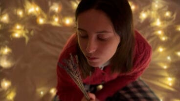 Llucia Peiro in der Visualizer-Aufnahme von Si El Mar Tingues Baranes