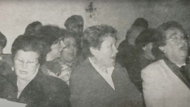 Imagen: Vecinas de Dénia cantando a Sant Antoni | Fotograma del documental Els Gojos de Sant Antoni
