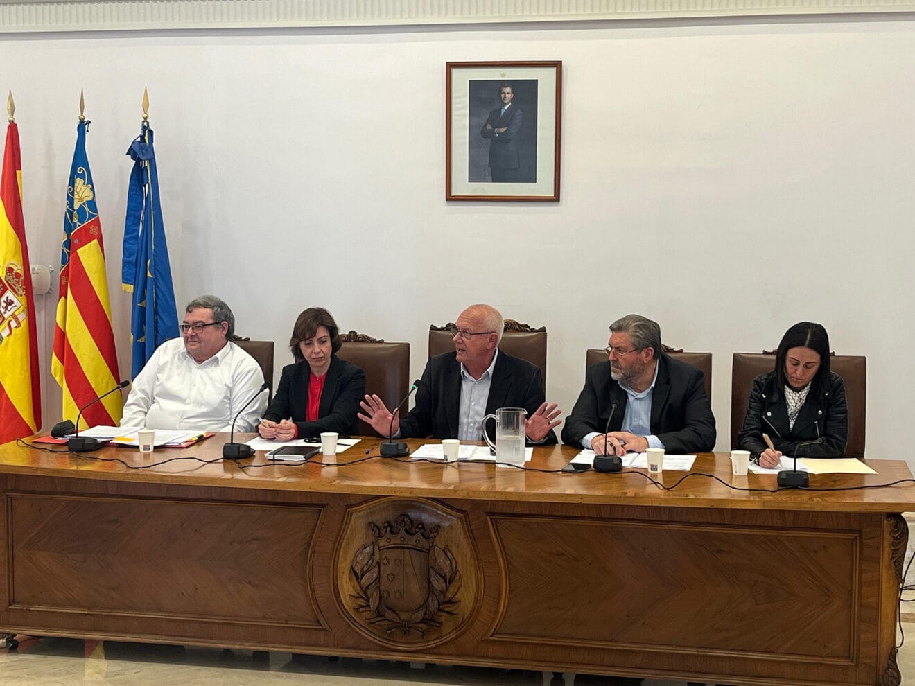 El alcalde Vicent Grimalt contestando a la oposición