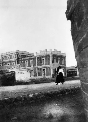 Estación de Alicante en 1915, con la parte superior intacta antes del derribo | Arxiu Municipal de Dénia