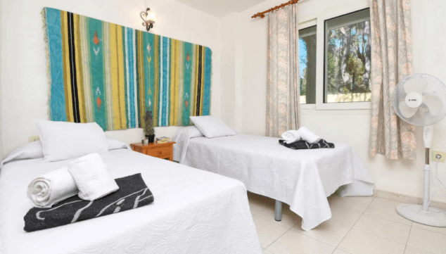 habitaciones amplios y luminosas con camas dobles