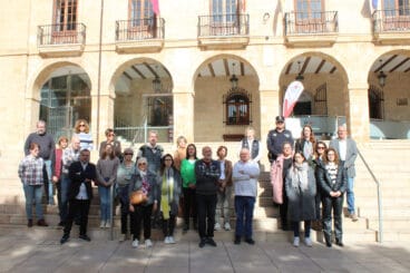 Minuto de silencio en el Ayuntamiento de Dénia por la violencia de género