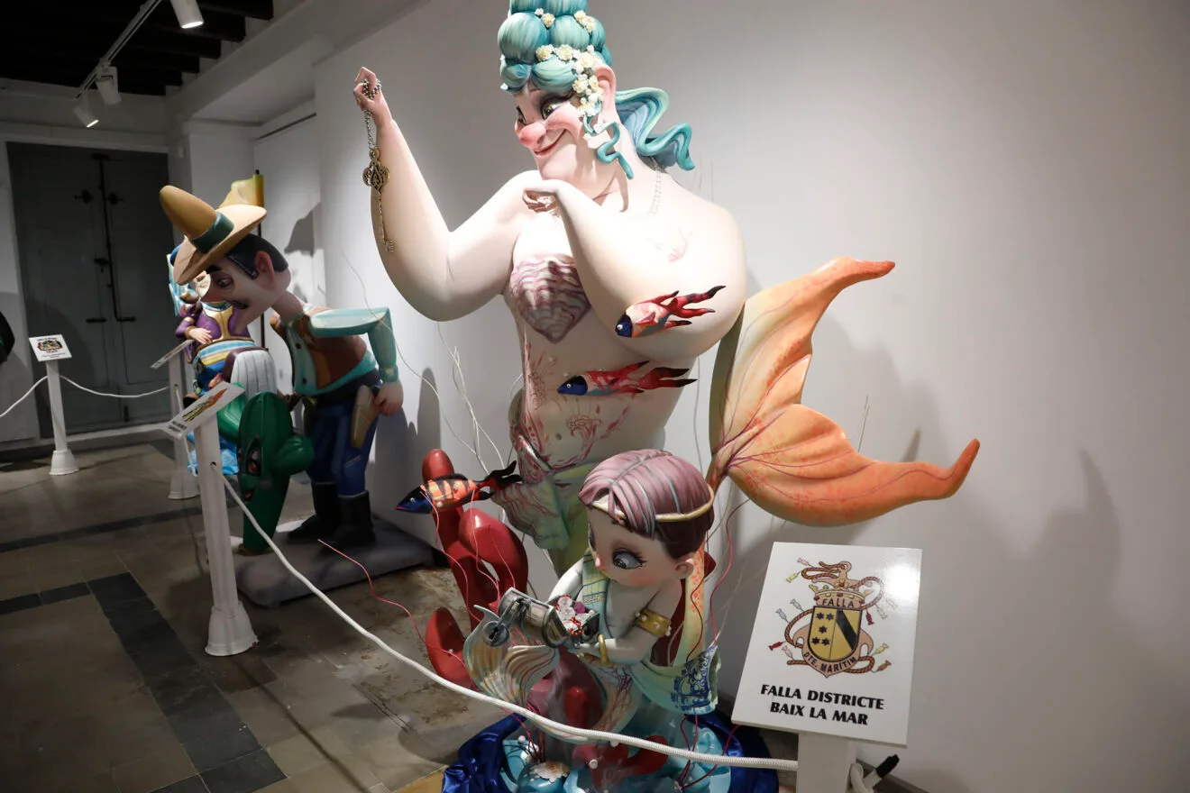 Ninot falla Baix la Mar