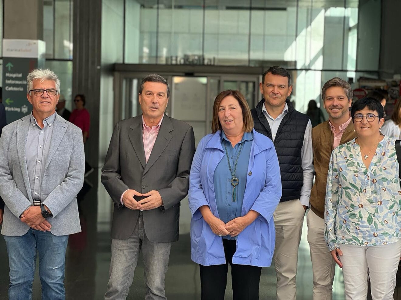 Pepa Font y José Juan Zaplana visitan el Hospital de Dénia