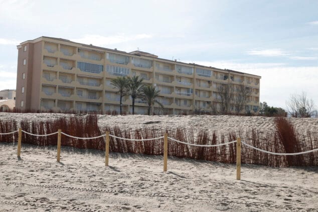 Imagen: Regeneración de las dunas de Les Deveses