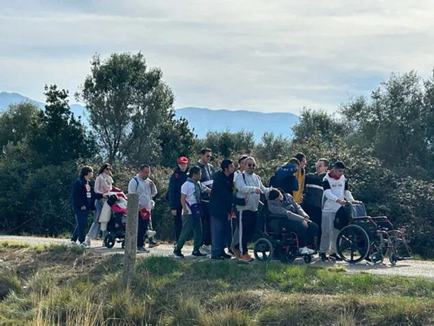 Condenados al Bordillo vuelve a facilitar la integración laboral de personas con diversidad funcional 1 Imagen: Usuarios y socios de Condenados al Bordillo