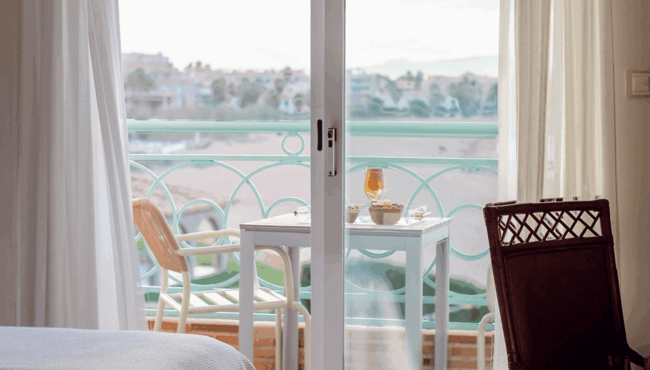 Alójate en un hotel con encanto en Dénia