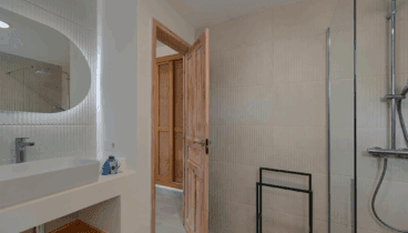 Baño elegante para relajarte durante tus vacaciones