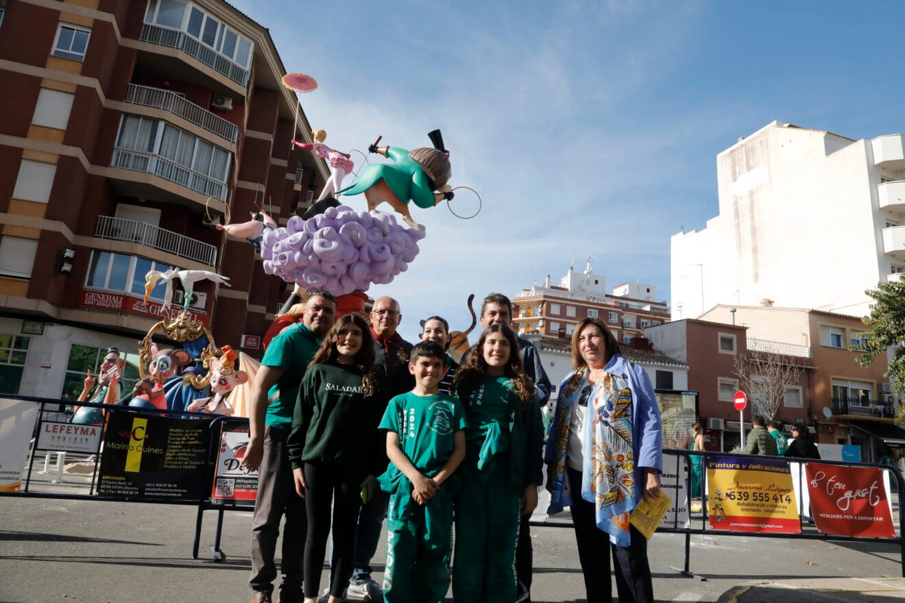 Carlos Mazón visita las Fallas de Dénia (12)