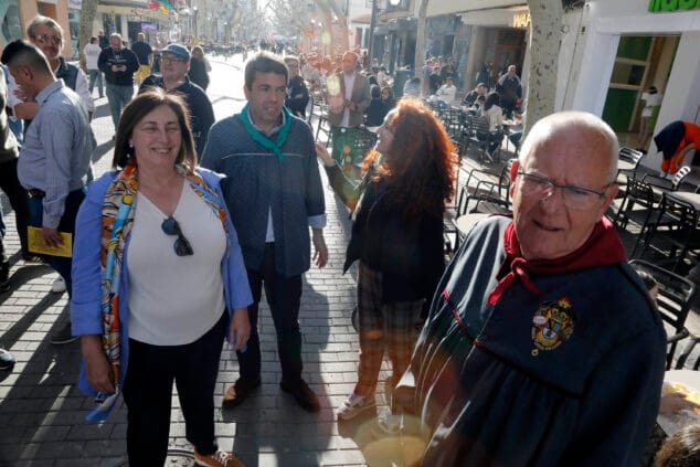 carlos mazon visita las fallas de denia 16